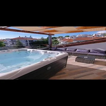 Apartman Stella - Three Bedroom With Balcony