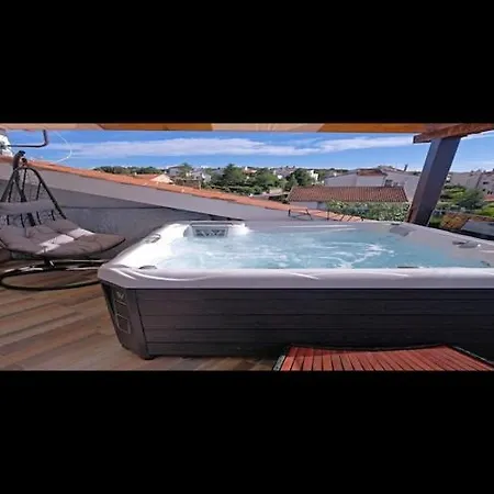 Stella - Three Bedroom With Balcony Appartement