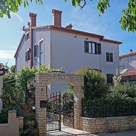 Stella - Three Bedroom With Balcony Appartement