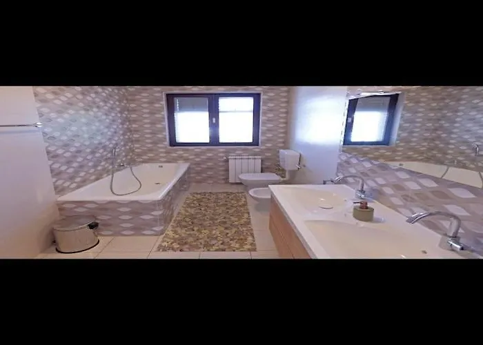 Stella - Three Bedroom With Balcony Appartement *