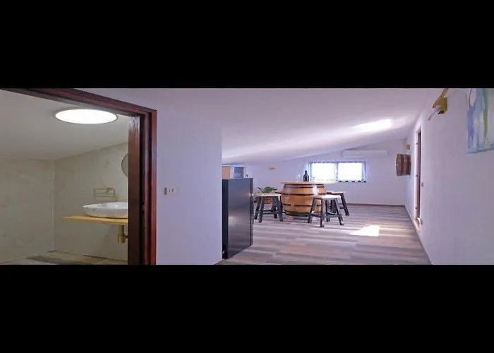 Lejlighed Stella - Three Bedroom With Balcony Pula