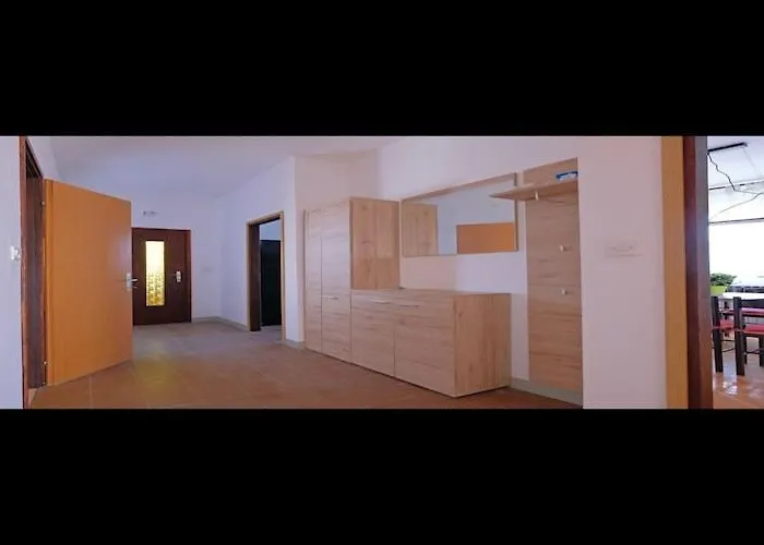 Appartement Stella - Three Bedroom With Balcony