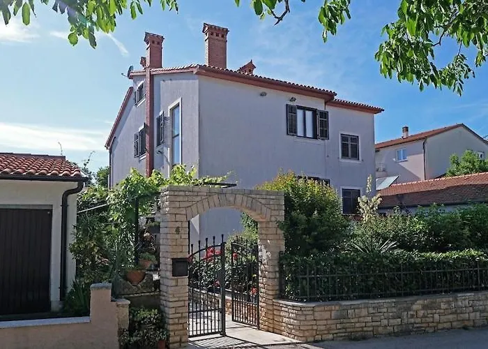 Stella - Three Bedroom With Balcony Lejlighed