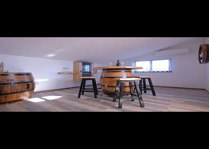 Stella - Three Bedroom With Balcony