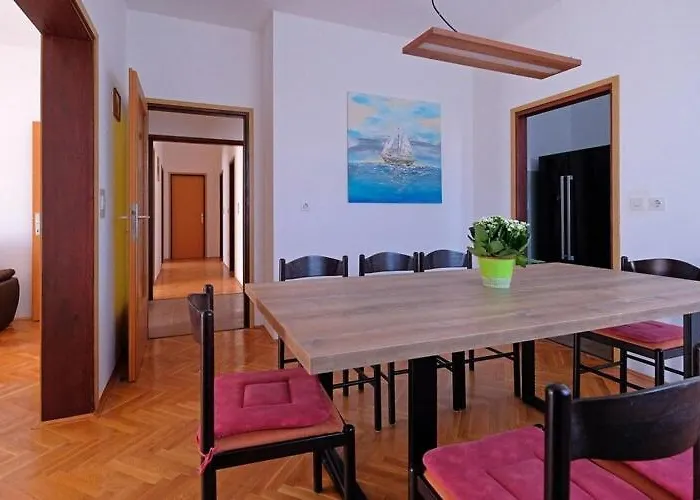 Lejlighed Stella - Three Bedroom With Balcony *
