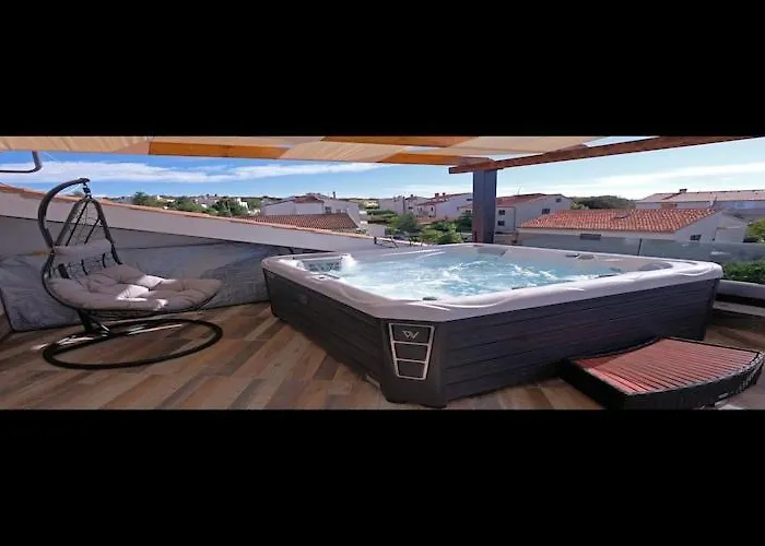 Stella - Three Bedroom With Balcony Appartement